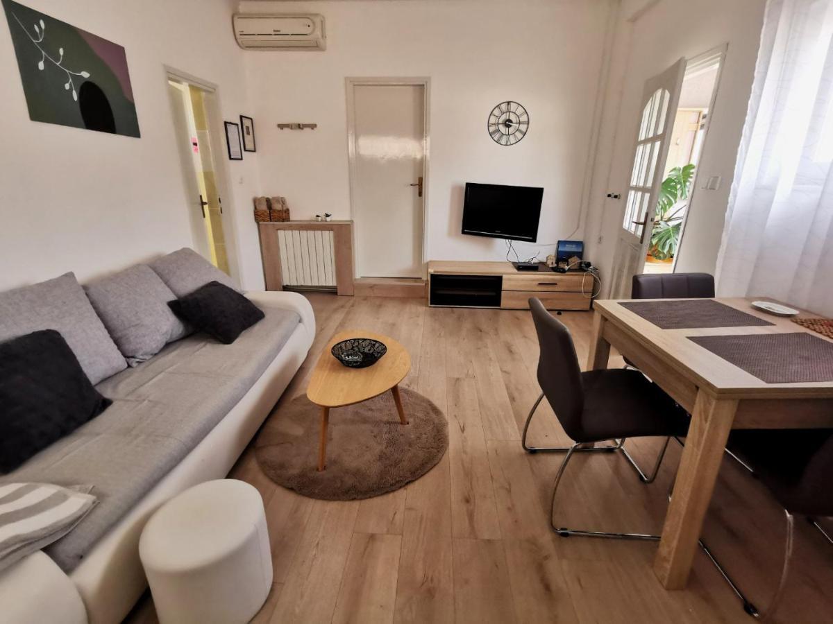 Apartman Lana Medulin Bagian luar foto